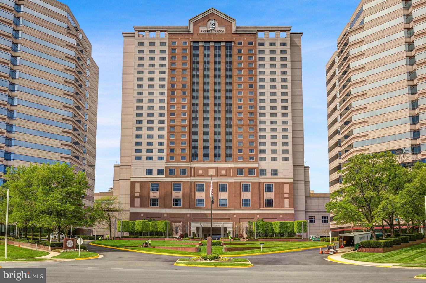 7802 BIRNAM WOOD DR, MCLEAN, Virginia 22102, 4 Bedrooms Bedrooms, ,3 BathroomsBathrooms,Residential,For sale,7802 BIRNAM WOOD DR,VAFX2277924 MLS # VAFX2277924