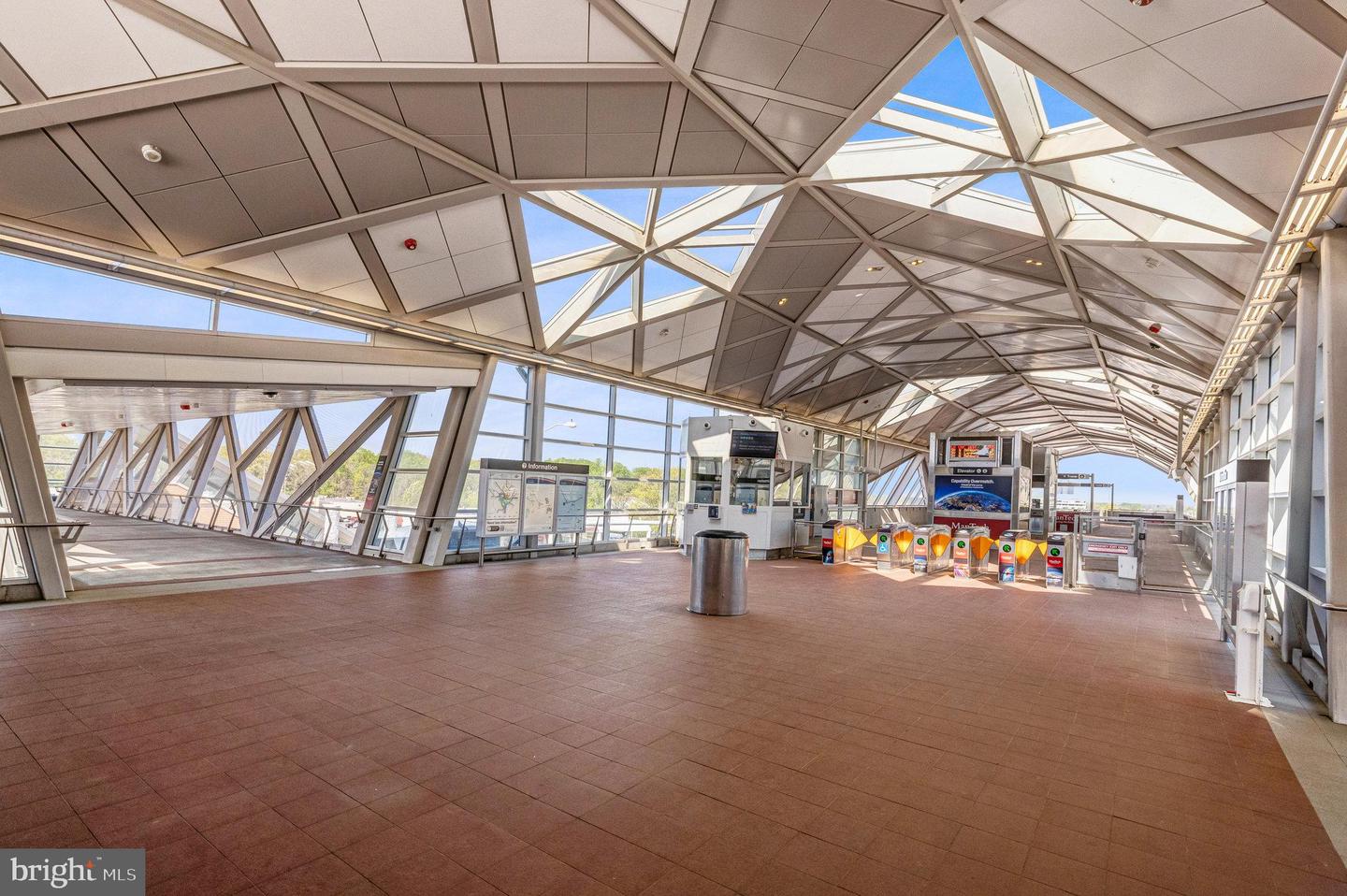 7802 BIRNAM WOOD DR, MCLEAN, Virginia 22102, 4 Bedrooms Bedrooms, ,3 BathroomsBathrooms,Residential,For sale,7802 BIRNAM WOOD DR,VAFX2277924 MLS # VAFX2277924