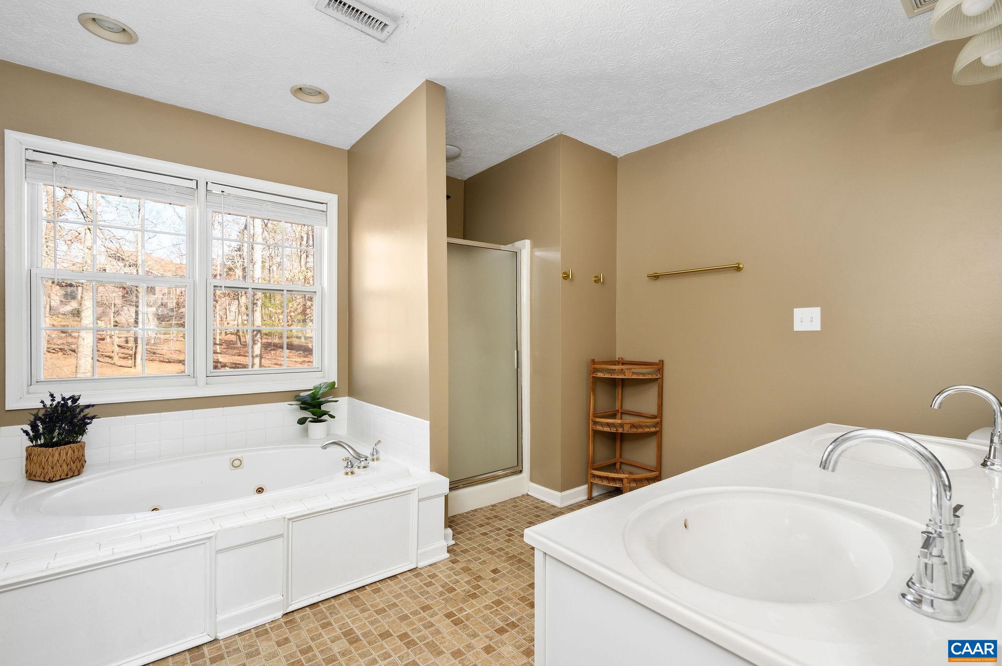 14 WOODLAWN DR, PALMYRA, Virginia 22963, 4 Bedrooms Bedrooms, ,2 BathroomsBathrooms,Residential,14 WOODLAWN DR,672745 MLS # 672745