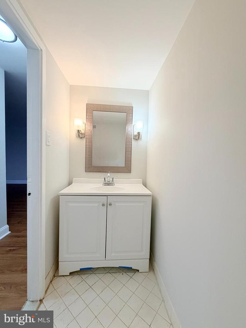 301 N BEAUREGARD ST N #703, ALEXANDRIA, Virginia 22312, 1 Bedroom Bedrooms, ,1 BathroomBathrooms,Residential,For sale,301 N BEAUREGARD ST N #703,VAAX2051848 MLS # VAAX2051848