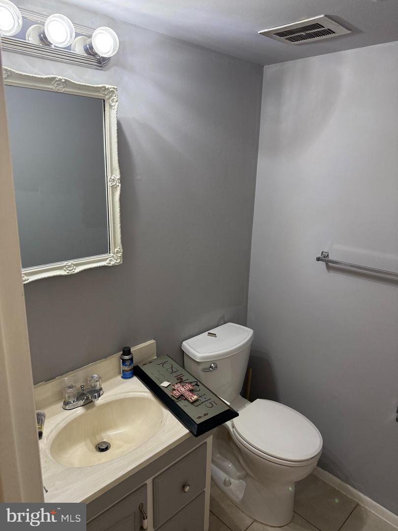 126 RICHLAND CIR, STERLING, Virginia 20164, 3 Bedrooms Bedrooms, ,1 BathroomBathrooms,Residential,For sale,126 RICHLAND CIR,VALO2112520 MLS # VALO2112520