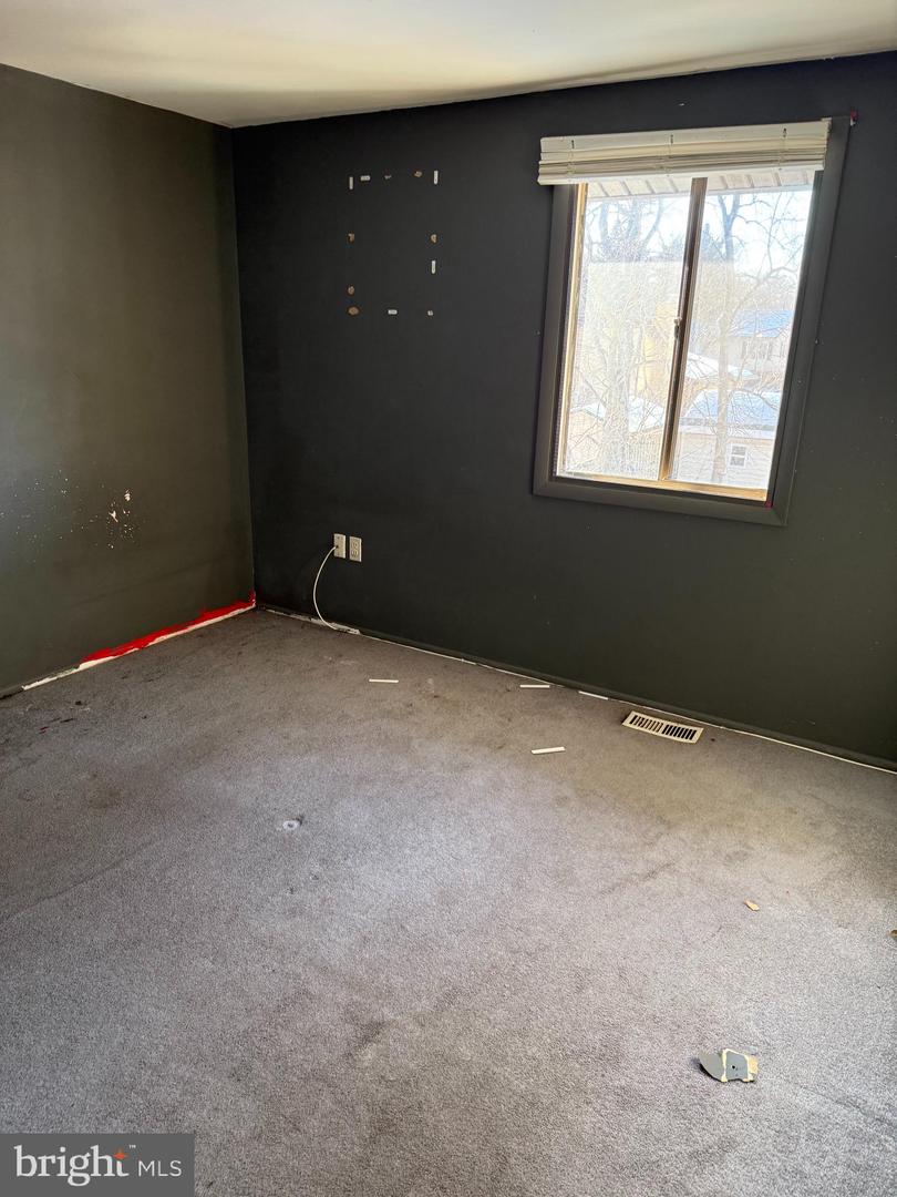 126 RICHLAND CIR, STERLING, Virginia 20164, 3 Bedrooms Bedrooms, ,1 BathroomBathrooms,Residential,For sale,126 RICHLAND CIR,VALO2112520 MLS # VALO2112520