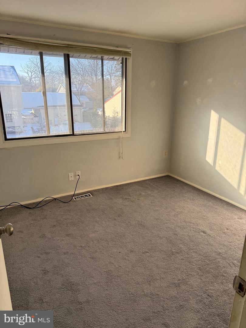 126 RICHLAND CIR, STERLING, Virginia 20164, 3 Bedrooms Bedrooms, ,1 BathroomBathrooms,Residential,For sale,126 RICHLAND CIR,VALO2112520 MLS # VALO2112520