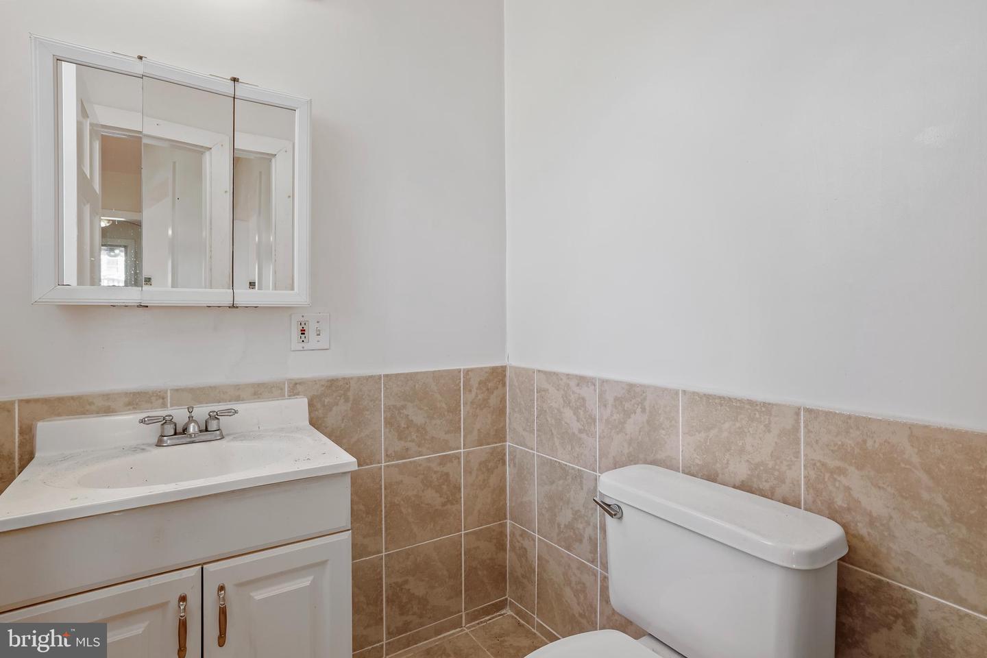 1811 LAWRENCE ST NE, WASHINGTON, District Of Columbia 20018, 5 Bedrooms Bedrooms, 14 Rooms Rooms,2 BathroomsBathrooms,Residential,For sale,1811 LAWRENCE ST NE,DCDC2235634 MLS # DCDC2235634