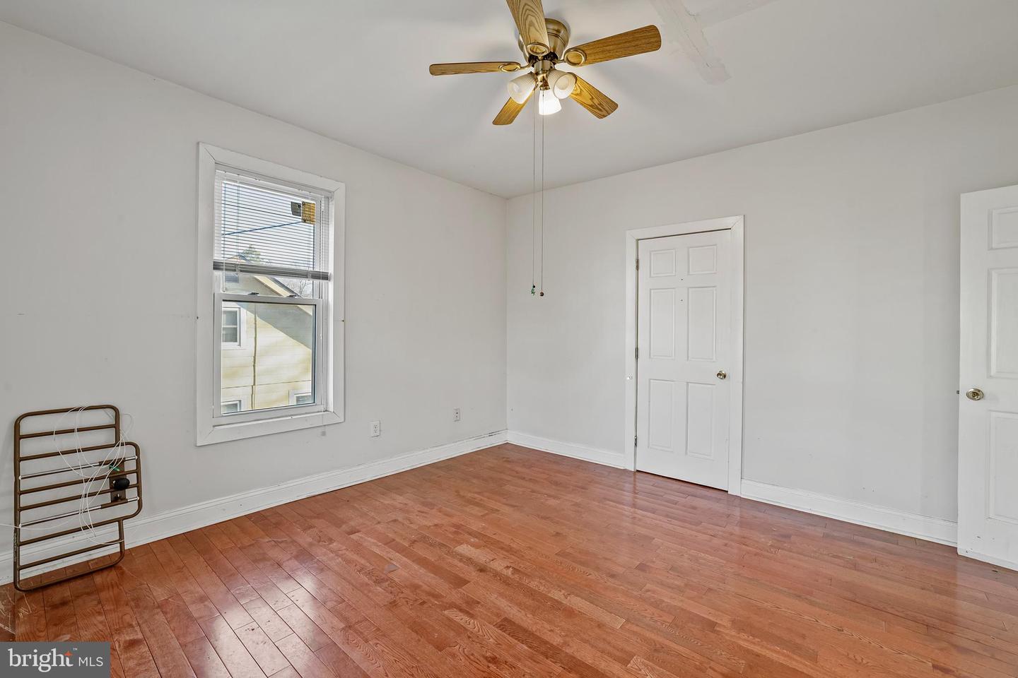 1811 LAWRENCE ST NE, WASHINGTON, District Of Columbia 20018, 5 Bedrooms Bedrooms, 14 Rooms Rooms,2 BathroomsBathrooms,Residential,For sale,1811 LAWRENCE ST NE,DCDC2235634 MLS # DCDC2235634