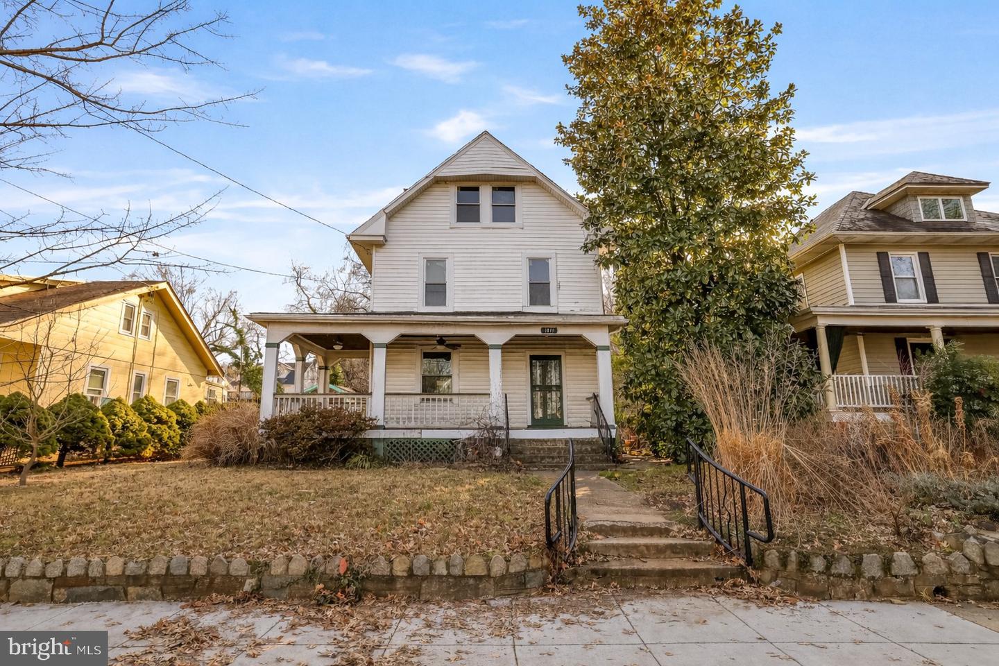 1811 LAWRENCE ST NE, WASHINGTON, District Of Columbia 20018, 5 Bedrooms Bedrooms, 14 Rooms Rooms,2 BathroomsBathrooms,Residential,For sale,1811 LAWRENCE ST NE,DCDC2235634 MLS # DCDC2235634