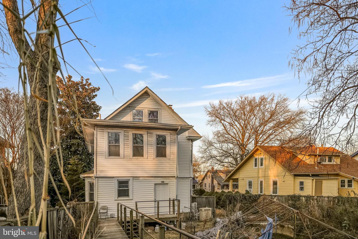 1811 LAWRENCE ST NE, WASHINGTON, District Of Columbia 20018, 5 Bedrooms Bedrooms, 14 Rooms Rooms,2 BathroomsBathrooms,Residential,For sale,1811 LAWRENCE ST NE,DCDC2235634 MLS # DCDC2235634