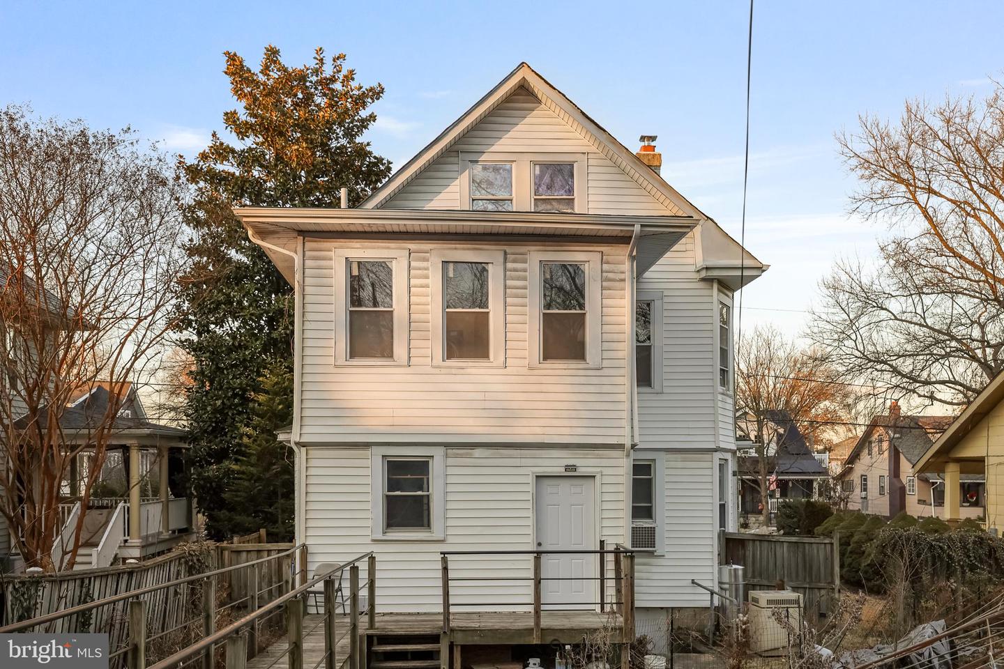 1811 LAWRENCE ST NE, WASHINGTON, District Of Columbia 20018, 5 Bedrooms Bedrooms, 14 Rooms Rooms,2 BathroomsBathrooms,Residential,For sale,1811 LAWRENCE ST NE,DCDC2235634 MLS # DCDC2235634