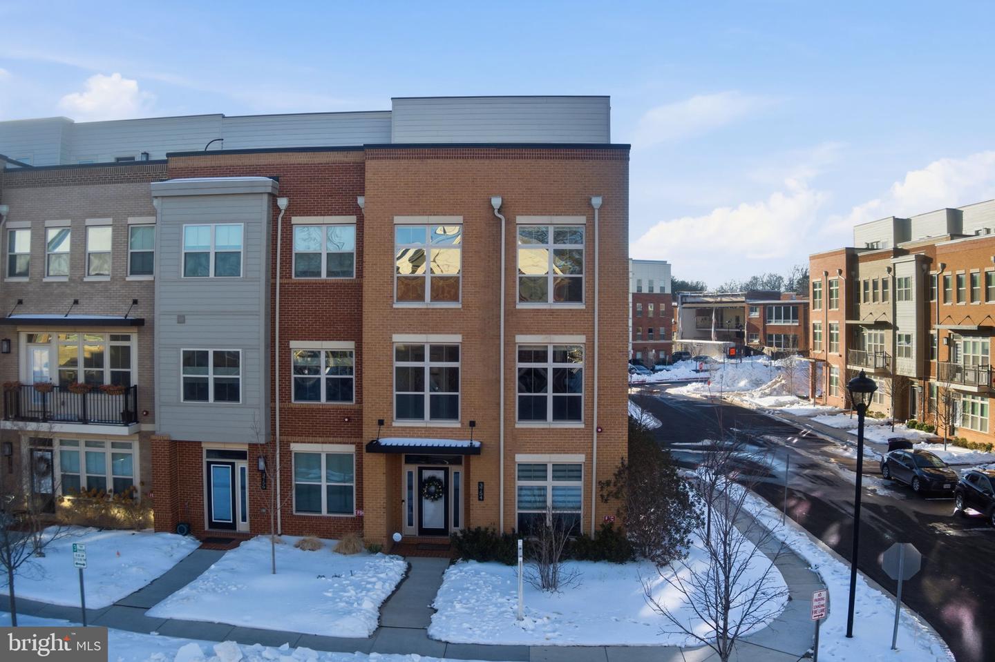 3754 MAYORS WAY, FAIRFAX, Virginia 22030, 4 Bedrooms Bedrooms, ,4 BathroomsBathrooms,Residential,For sale,3754 MAYORS WAY,VAFC2007580 MLS # VAFC2007580