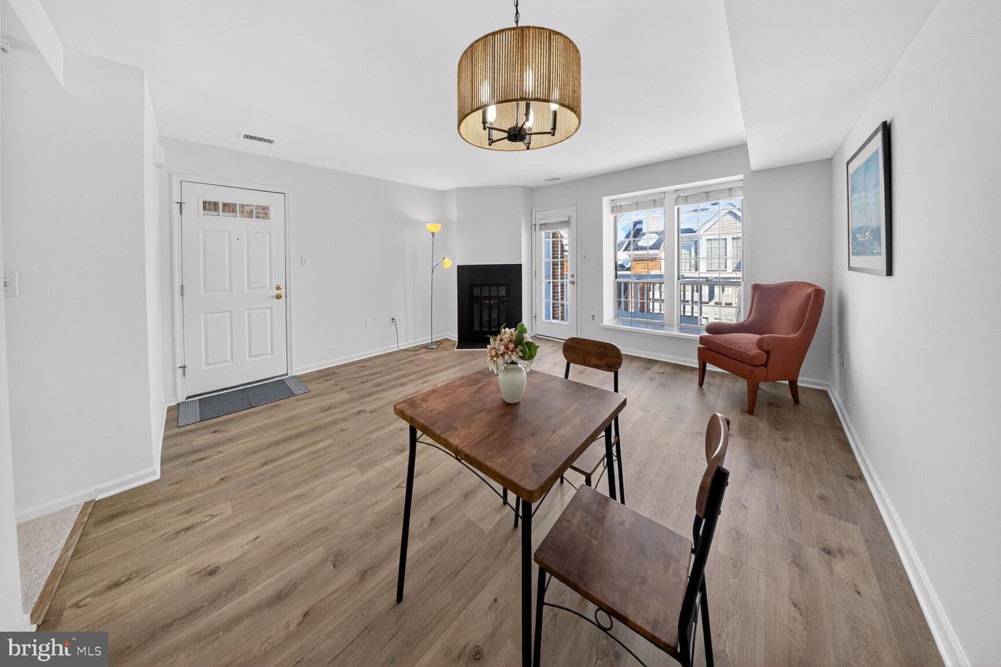 2590 S ARLINGTON MILL DR #F, ARLINGTON, Virginia 22206, 1 Bedroom Bedrooms, ,1 BathroomBathrooms,Residential,For sale,2590 S ARLINGTON MILL DR #F,VAAR2067200 MLS # VAAR2067200