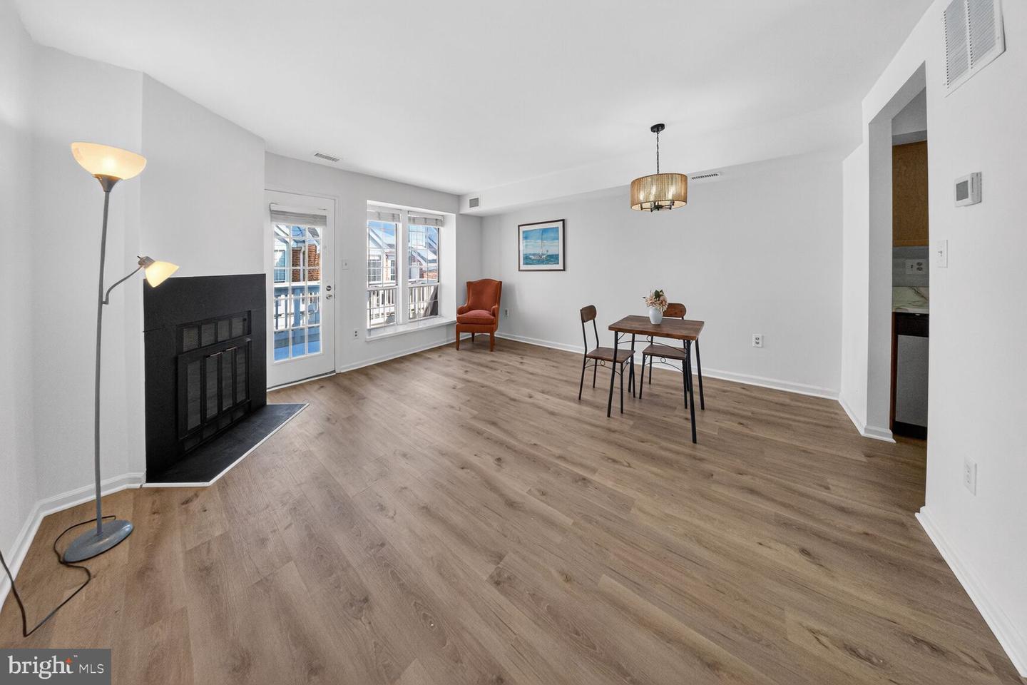 2590 S ARLINGTON MILL DR #F, ARLINGTON, Virginia 22206, 1 Bedroom Bedrooms, ,1 BathroomBathrooms,Residential,For sale,2590 S ARLINGTON MILL DR #F,VAAR2067200 MLS # VAAR2067200