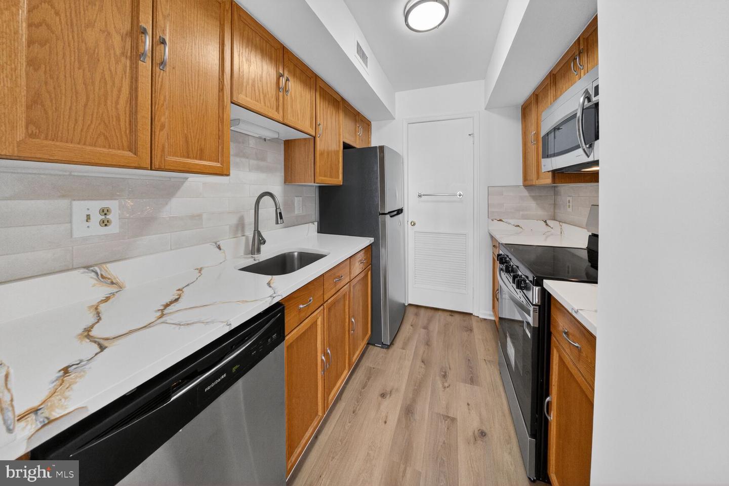 2590 S ARLINGTON MILL DR #F, ARLINGTON, Virginia 22206, 1 Bedroom Bedrooms, ,1 BathroomBathrooms,Residential,For sale,2590 S ARLINGTON MILL DR #F,VAAR2067200 MLS # VAAR2067200