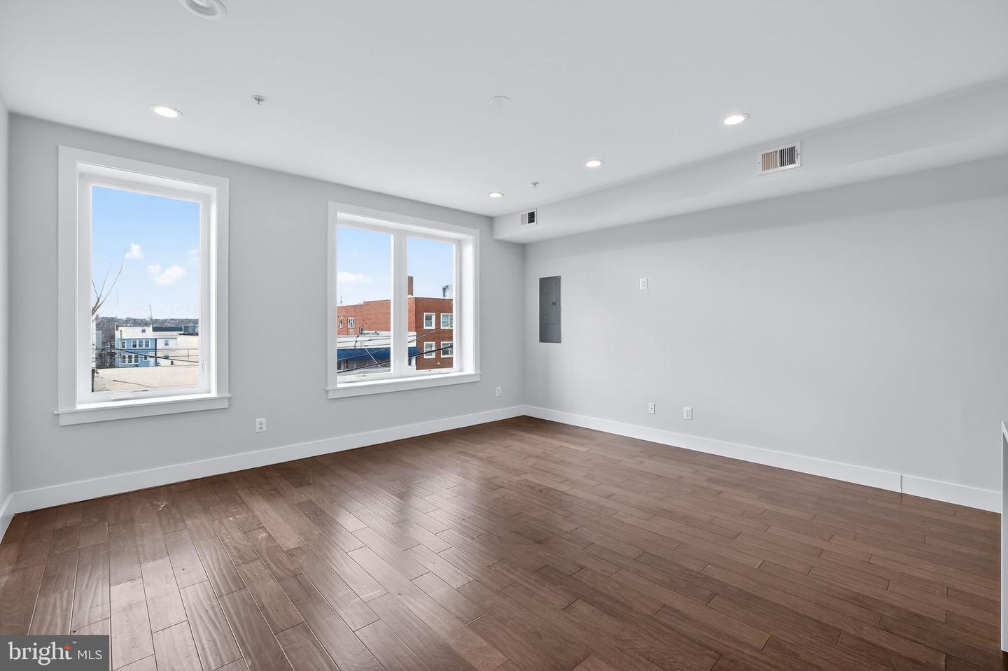 525 KENNEDY ST NW #3, WASHINGTON, District Of Columbia 20011, 3 Bedrooms Bedrooms, ,2 BathroomsBathrooms,Residential,For sale,525 KENNEDY ST NW #3,DCDC2240672 MLS # DCDC2240672