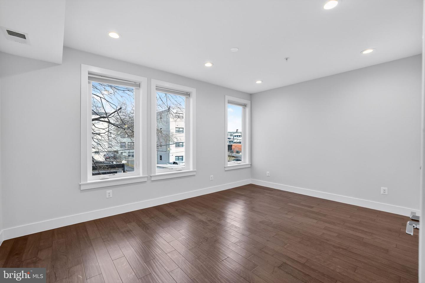 525 KENNEDY ST NW #3, WASHINGTON, District Of Columbia 20011, 3 Bedrooms Bedrooms, ,2 BathroomsBathrooms,Residential,For sale,525 KENNEDY ST NW #3,DCDC2240672 MLS # DCDC2240672