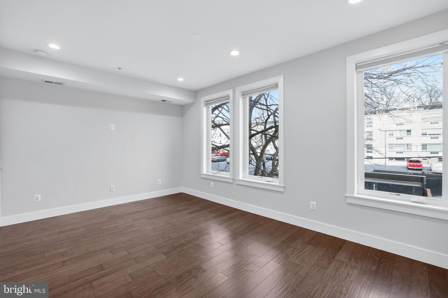 525 KENNEDY ST NW #3, WASHINGTON, District Of Columbia 20011, 3 Bedrooms Bedrooms, ,2 BathroomsBathrooms,Residential,For sale,525 KENNEDY ST NW #3,DCDC2240672 MLS # DCDC2240672