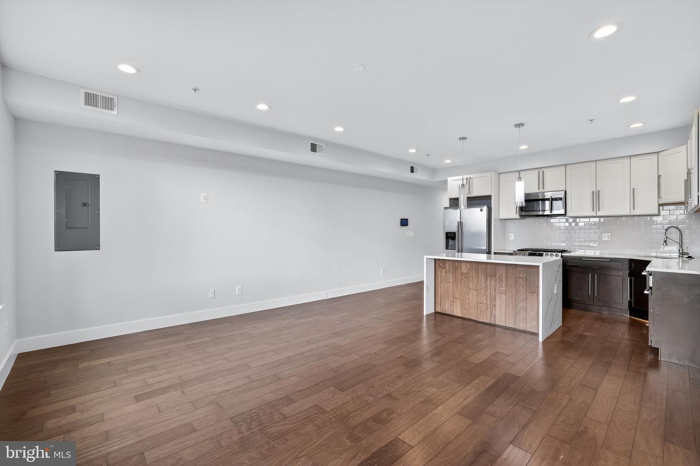 525 KENNEDY ST NW #3, WASHINGTON, District Of Columbia 20011, 3 Bedrooms Bedrooms, ,2 BathroomsBathrooms,Residential,For sale,525 KENNEDY ST NW #3,DCDC2240672 MLS # DCDC2240672