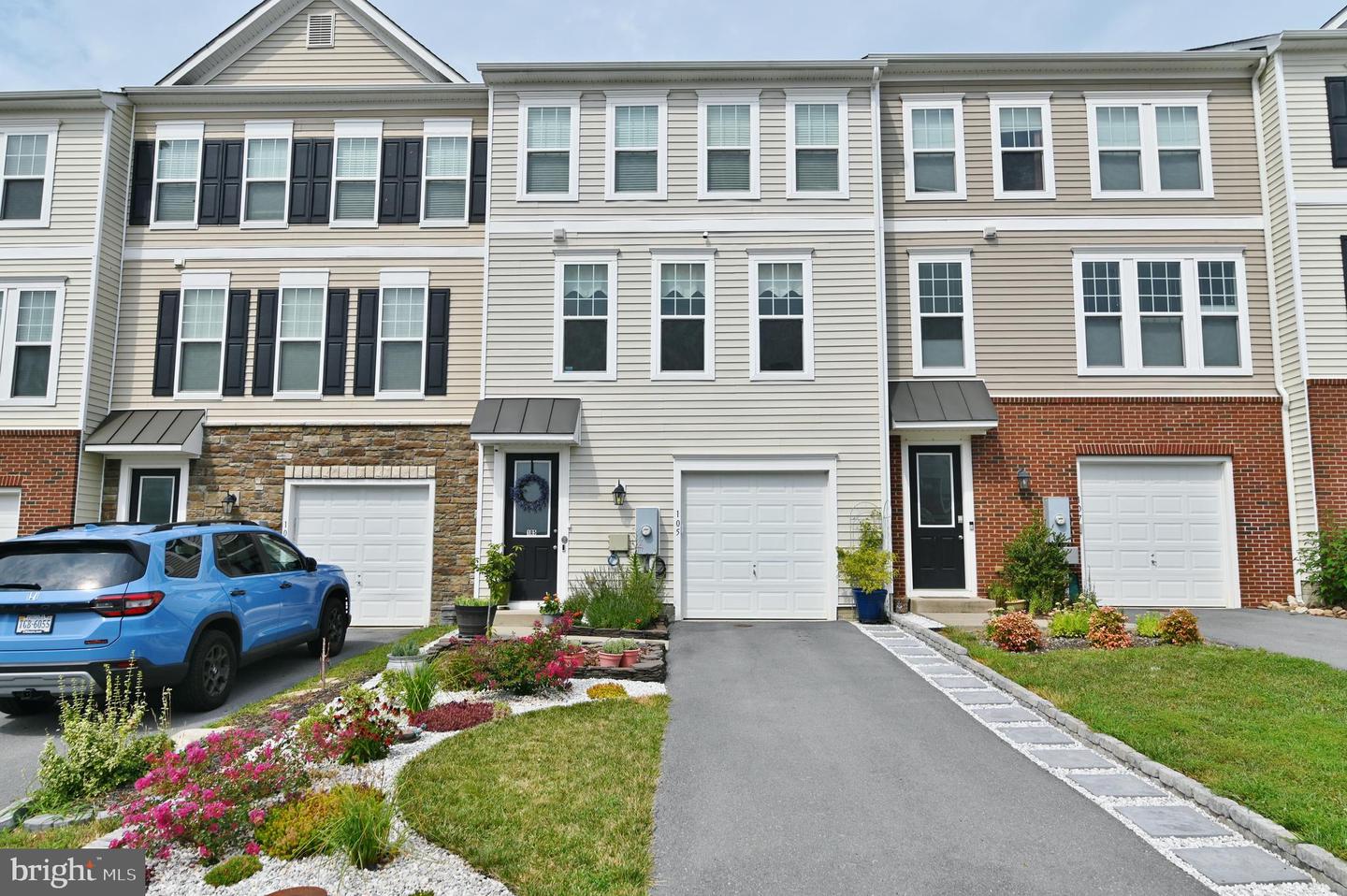 105 KELLER CT, WINCHESTER, Virginia 22602, 4 Bedrooms Bedrooms, ,3 BathroomsBathrooms,Residential,For sale,105 KELLER CT,VAFV2033426 MLS # VAFV2033426