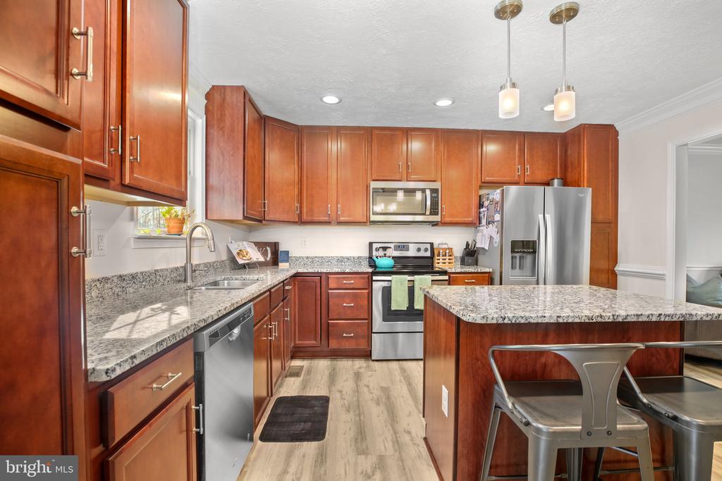 8515 FOUNDRY RUN DR, FREDERICKSBURG, Virginia 22408, 5 Bedrooms Bedrooms, ,3 BathroomsBathrooms,Residential,8515 FOUNDRY RUN DR,VASP2038854 MLS # VASP2038854