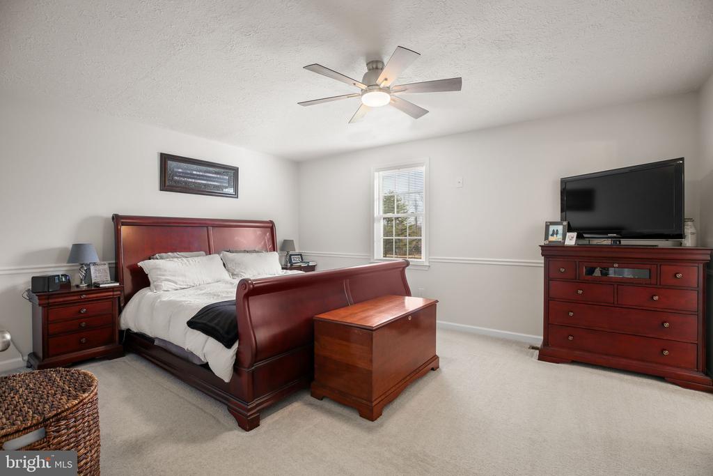 8515 FOUNDRY RUN DR, FREDERICKSBURG, Virginia 22408, 5 Bedrooms Bedrooms, ,3 BathroomsBathrooms,Residential,8515 FOUNDRY RUN DR,VASP2038854 MLS # VASP2038854