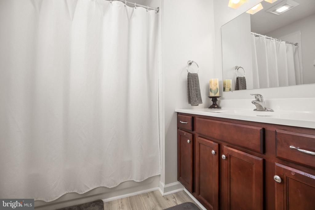 8515 FOUNDRY RUN DR, FREDERICKSBURG, Virginia 22408, 5 Bedrooms Bedrooms, ,3 BathroomsBathrooms,Residential,8515 FOUNDRY RUN DR,VASP2038854 MLS # VASP2038854