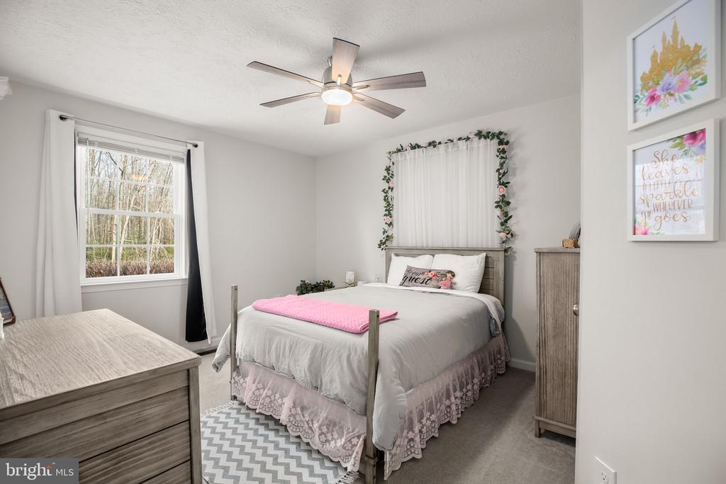 8515 FOUNDRY RUN DR, FREDERICKSBURG, Virginia 22408, 5 Bedrooms Bedrooms, ,3 BathroomsBathrooms,Residential,8515 FOUNDRY RUN DR,VASP2038854 MLS # VASP2038854