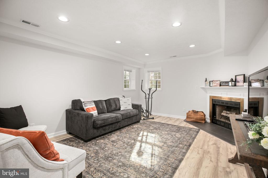 8515 FOUNDRY RUN DR, FREDERICKSBURG, Virginia 22408, 5 Bedrooms Bedrooms, ,3 BathroomsBathrooms,Residential,8515 FOUNDRY RUN DR,VASP2038854 MLS # VASP2038854