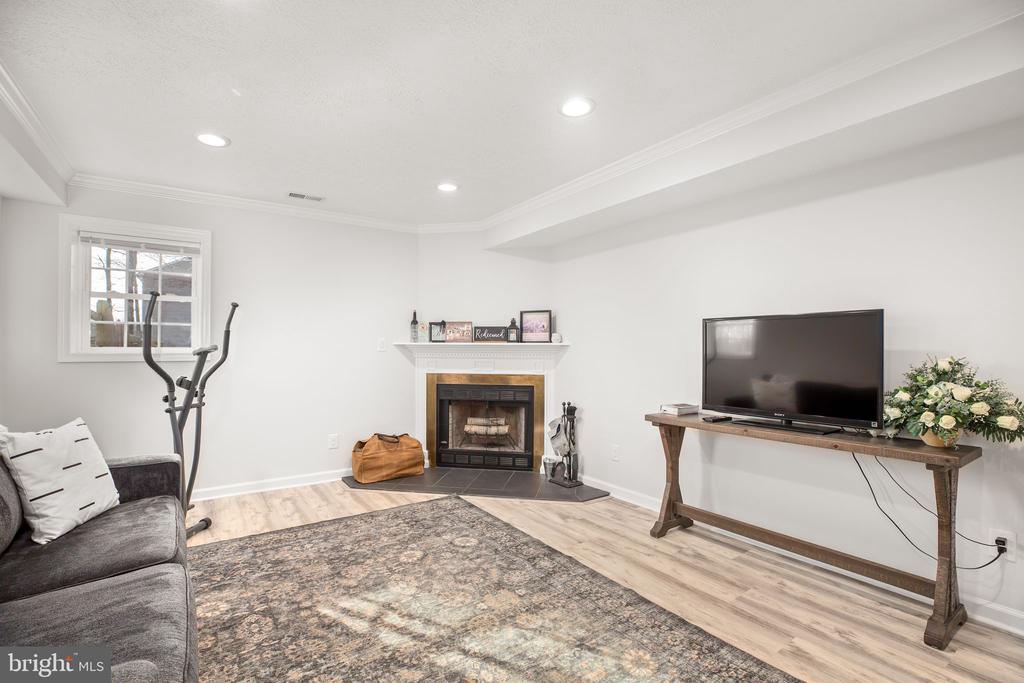 8515 FOUNDRY RUN DR, FREDERICKSBURG, Virginia 22408, 5 Bedrooms Bedrooms, ,3 BathroomsBathrooms,Residential,8515 FOUNDRY RUN DR,VASP2038854 MLS # VASP2038854