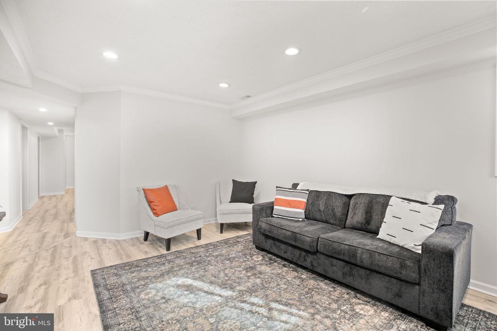 8515 FOUNDRY RUN DR, FREDERICKSBURG, Virginia 22408, 5 Bedrooms Bedrooms, ,3 BathroomsBathrooms,Residential,8515 FOUNDRY RUN DR,VASP2038854 MLS # VASP2038854