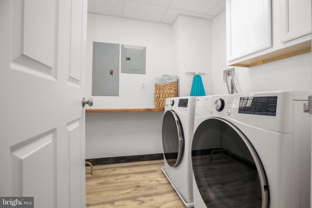 8515 FOUNDRY RUN DR, FREDERICKSBURG, Virginia 22408, 5 Bedrooms Bedrooms, ,3 BathroomsBathrooms,Residential,8515 FOUNDRY RUN DR,VASP2038854 MLS # VASP2038854