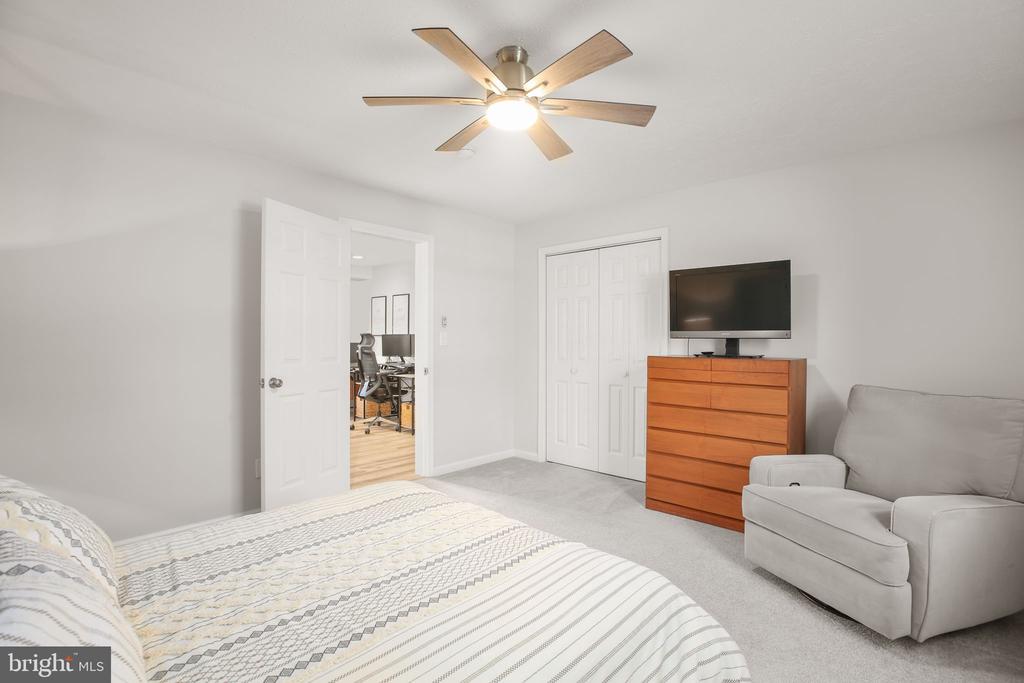 8515 FOUNDRY RUN DR, FREDERICKSBURG, Virginia 22408, 5 Bedrooms Bedrooms, ,3 BathroomsBathrooms,Residential,8515 FOUNDRY RUN DR,VASP2038854 MLS # VASP2038854