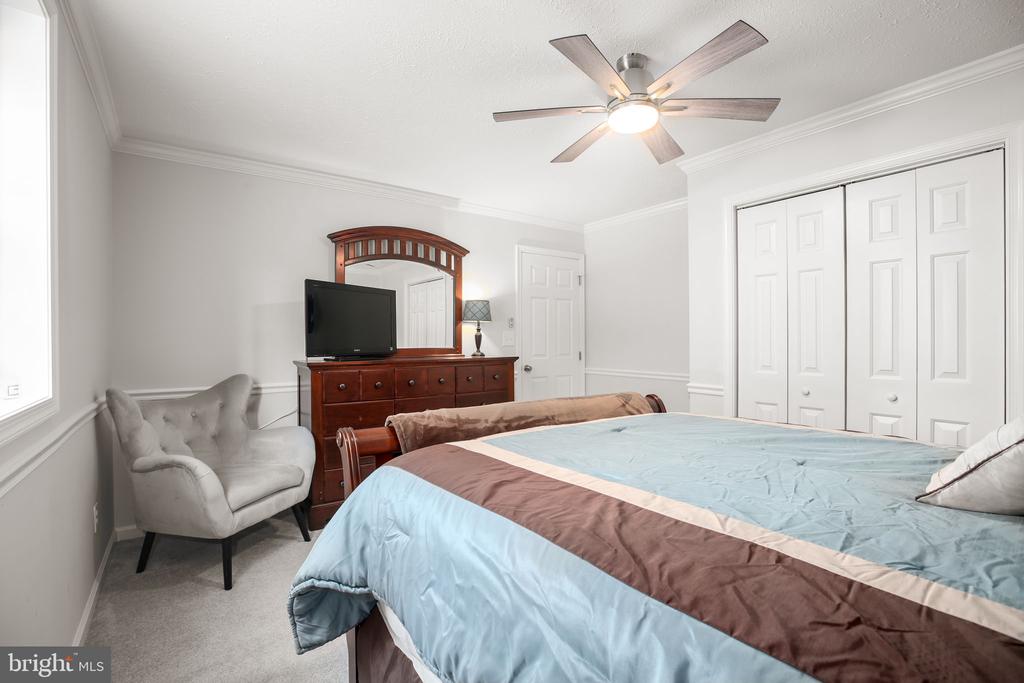 8515 FOUNDRY RUN DR, FREDERICKSBURG, Virginia 22408, 5 Bedrooms Bedrooms, ,3 BathroomsBathrooms,Residential,8515 FOUNDRY RUN DR,VASP2038854 MLS # VASP2038854