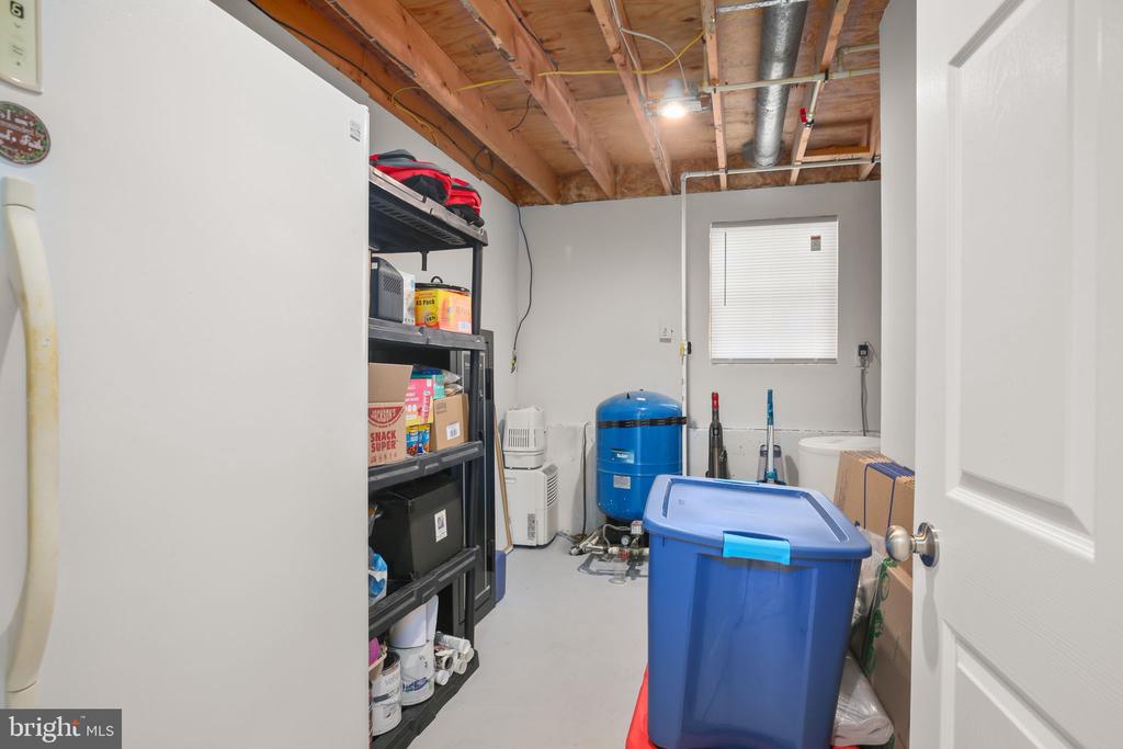 8515 FOUNDRY RUN DR, FREDERICKSBURG, Virginia 22408, 5 Bedrooms Bedrooms, ,3 BathroomsBathrooms,Residential,8515 FOUNDRY RUN DR,VASP2038854 MLS # VASP2038854