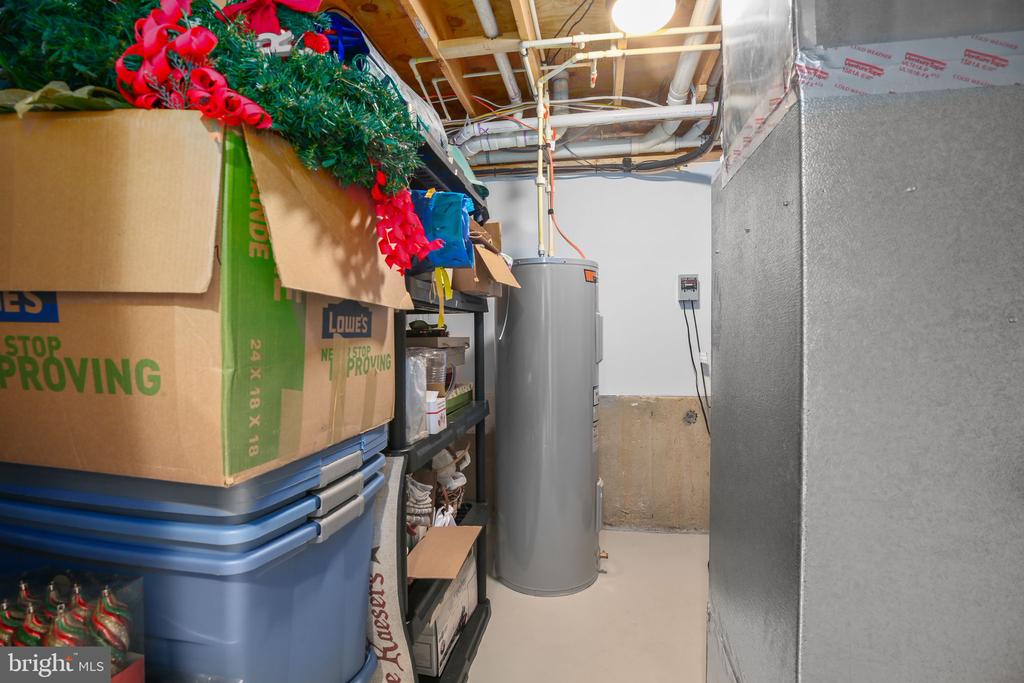 8515 FOUNDRY RUN DR, FREDERICKSBURG, Virginia 22408, 5 Bedrooms Bedrooms, ,3 BathroomsBathrooms,Residential,8515 FOUNDRY RUN DR,VASP2038854 MLS # VASP2038854