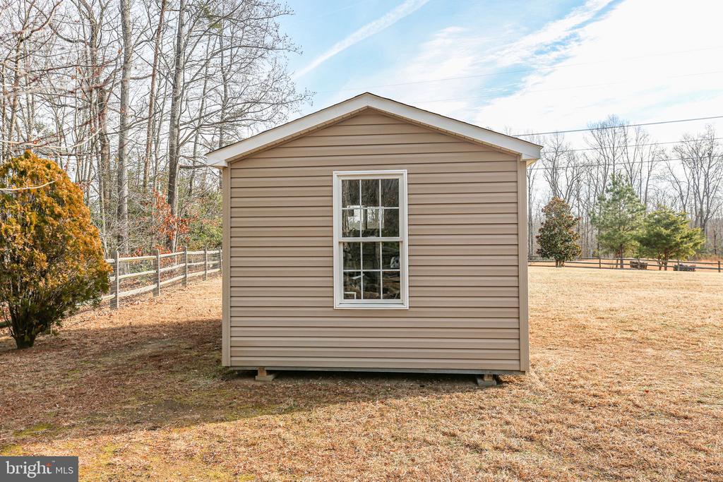 8515 FOUNDRY RUN DR, FREDERICKSBURG, Virginia 22408, 5 Bedrooms Bedrooms, ,3 BathroomsBathrooms,Residential,8515 FOUNDRY RUN DR,VASP2038854 MLS # VASP2038854