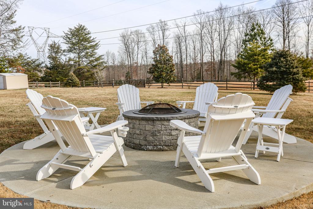 8515 FOUNDRY RUN DR, FREDERICKSBURG, Virginia 22408, 5 Bedrooms Bedrooms, ,3 BathroomsBathrooms,Residential,8515 FOUNDRY RUN DR,VASP2038854 MLS # VASP2038854