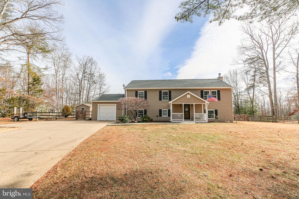 8515 FOUNDRY RUN DR, FREDERICKSBURG, Virginia 22408, 5 Bedrooms Bedrooms, ,3 BathroomsBathrooms,Residential,8515 FOUNDRY RUN DR,VASP2038854 MLS # VASP2038854