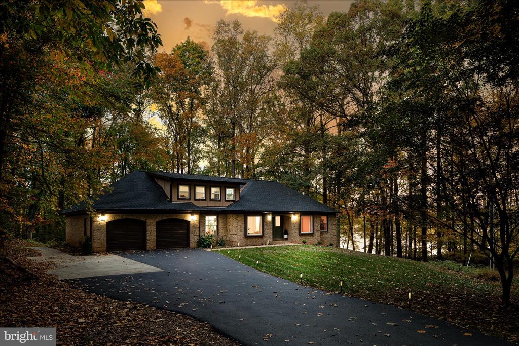 4386 LAKEWOOD DR, WARRENTON, Virginia, 4 Bedrooms Bedrooms, ,3 BathroomsBathrooms,Residential,4386 LAKEWOOD DR,VAFQ2020304 MLS # VAFQ2020304