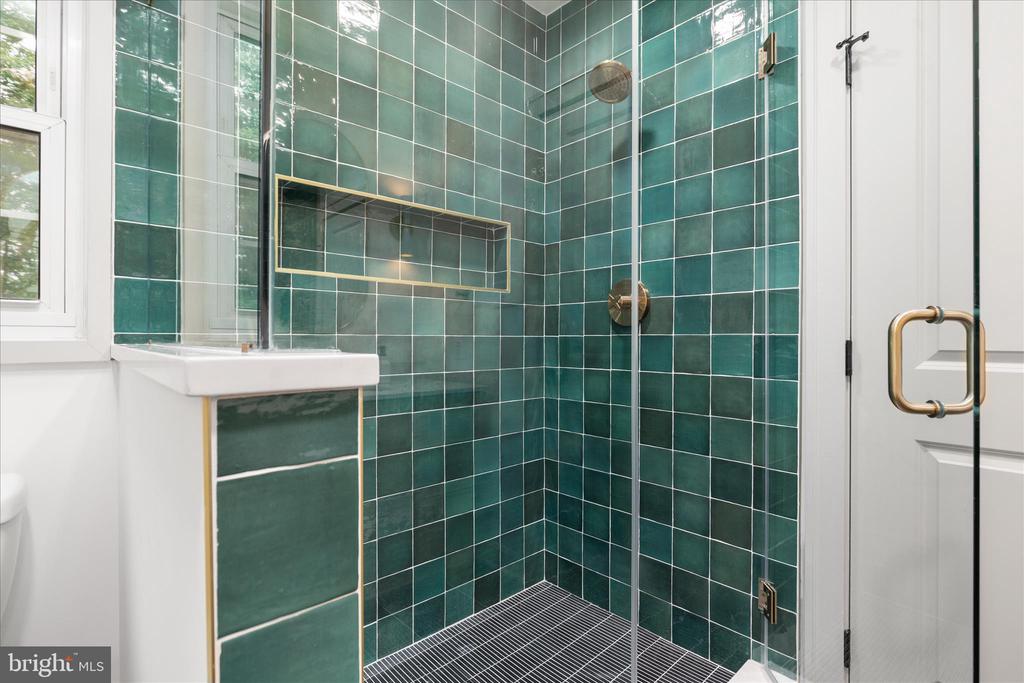 4386 LAKEWOOD DR, WARRENTON, Virginia, 4 Bedrooms Bedrooms, ,3 BathroomsBathrooms,Residential,4386 LAKEWOOD DR,VAFQ2020304 MLS # VAFQ2020304