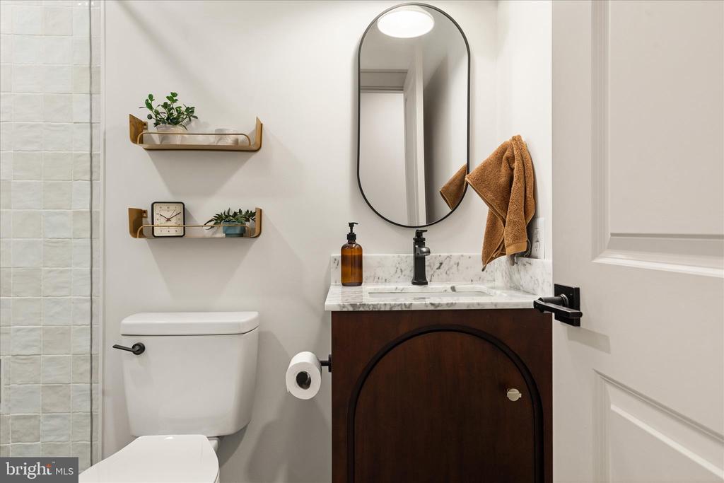 4386 LAKEWOOD DR, WARRENTON, Virginia, 4 Bedrooms Bedrooms, ,3 BathroomsBathrooms,Residential,4386 LAKEWOOD DR,VAFQ2020304 MLS # VAFQ2020304