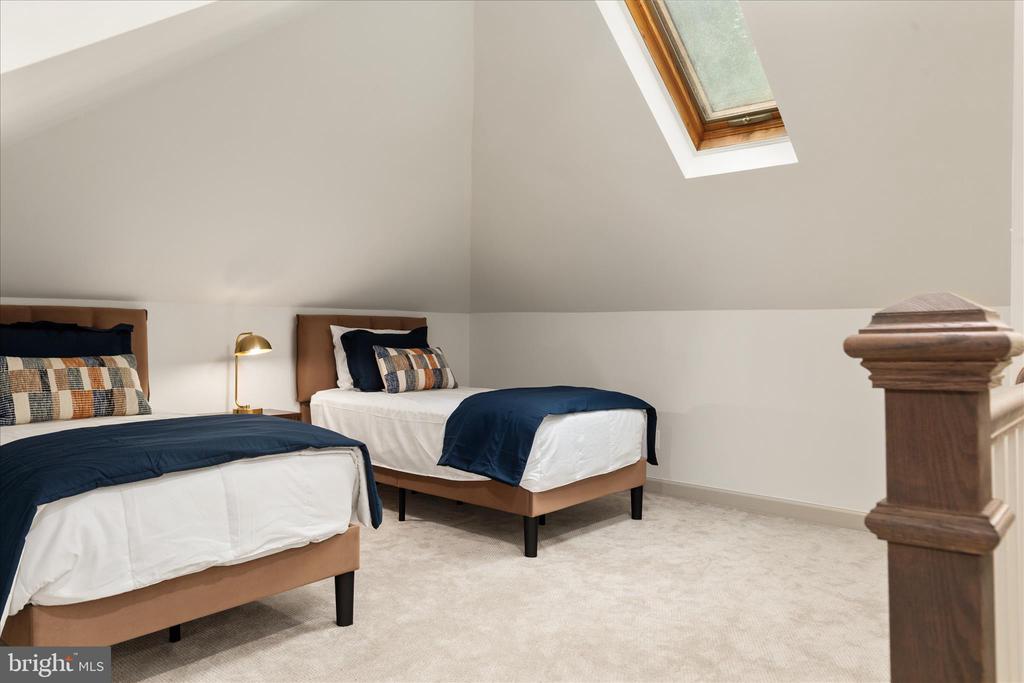 4386 LAKEWOOD DR, WARRENTON, Virginia, 4 Bedrooms Bedrooms, ,3 BathroomsBathrooms,Residential,4386 LAKEWOOD DR,VAFQ2020304 MLS # VAFQ2020304