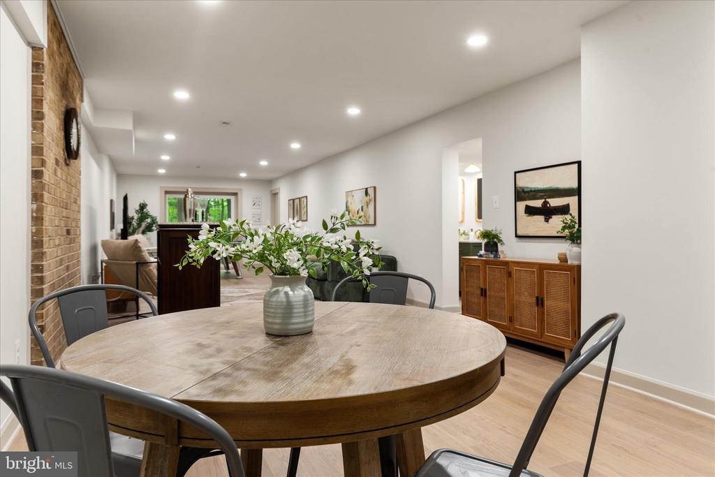 4386 LAKEWOOD DR, WARRENTON, Virginia, 4 Bedrooms Bedrooms, ,3 BathroomsBathrooms,Residential,4386 LAKEWOOD DR,VAFQ2020304 MLS # VAFQ2020304