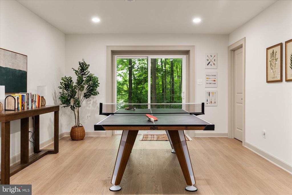 4386 LAKEWOOD DR, WARRENTON, Virginia, 4 Bedrooms Bedrooms, ,3 BathroomsBathrooms,Residential,4386 LAKEWOOD DR,VAFQ2020304 MLS # VAFQ2020304