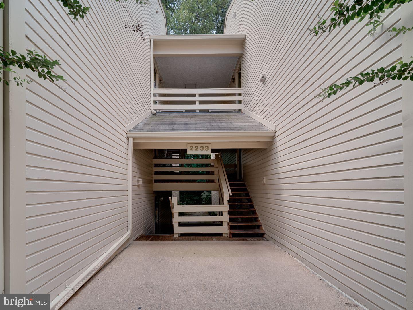 2233 LOVEDALE LN #UNIT I, RESTON, Virginia 20191, 2 Bedrooms Bedrooms, 13 Rooms Rooms,2 BathroomsBathrooms,Residential,For sale,2233 LOVEDALE LN #UNIT I,VAFX2252500 MLS # VAFX2252500