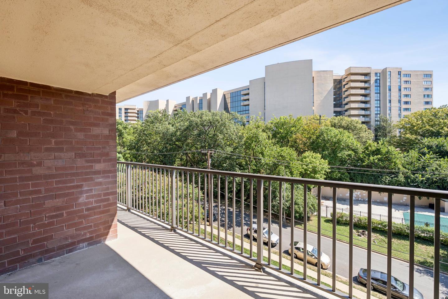 1300 ARMY NAVY DR #514, ARLINGTON, Virginia 22202, 2 Bedrooms Bedrooms, ,2 BathroomsBathrooms,Residential,For sale,1300 ARMY NAVY DR #514,VAAR2062974 MLS # VAAR2062974