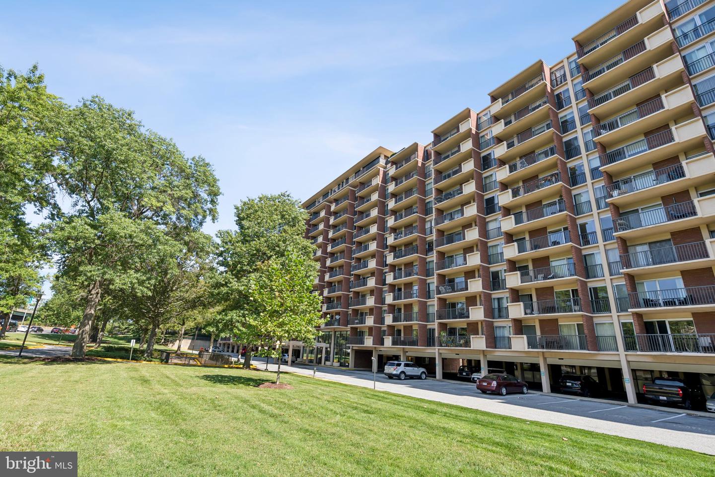 1300 ARMY NAVY DR #514, ARLINGTON, Virginia 22202, 2 Bedrooms Bedrooms, ,2 BathroomsBathrooms,Residential,For sale,1300 ARMY NAVY DR #514,VAAR2062974 MLS # VAAR2062974