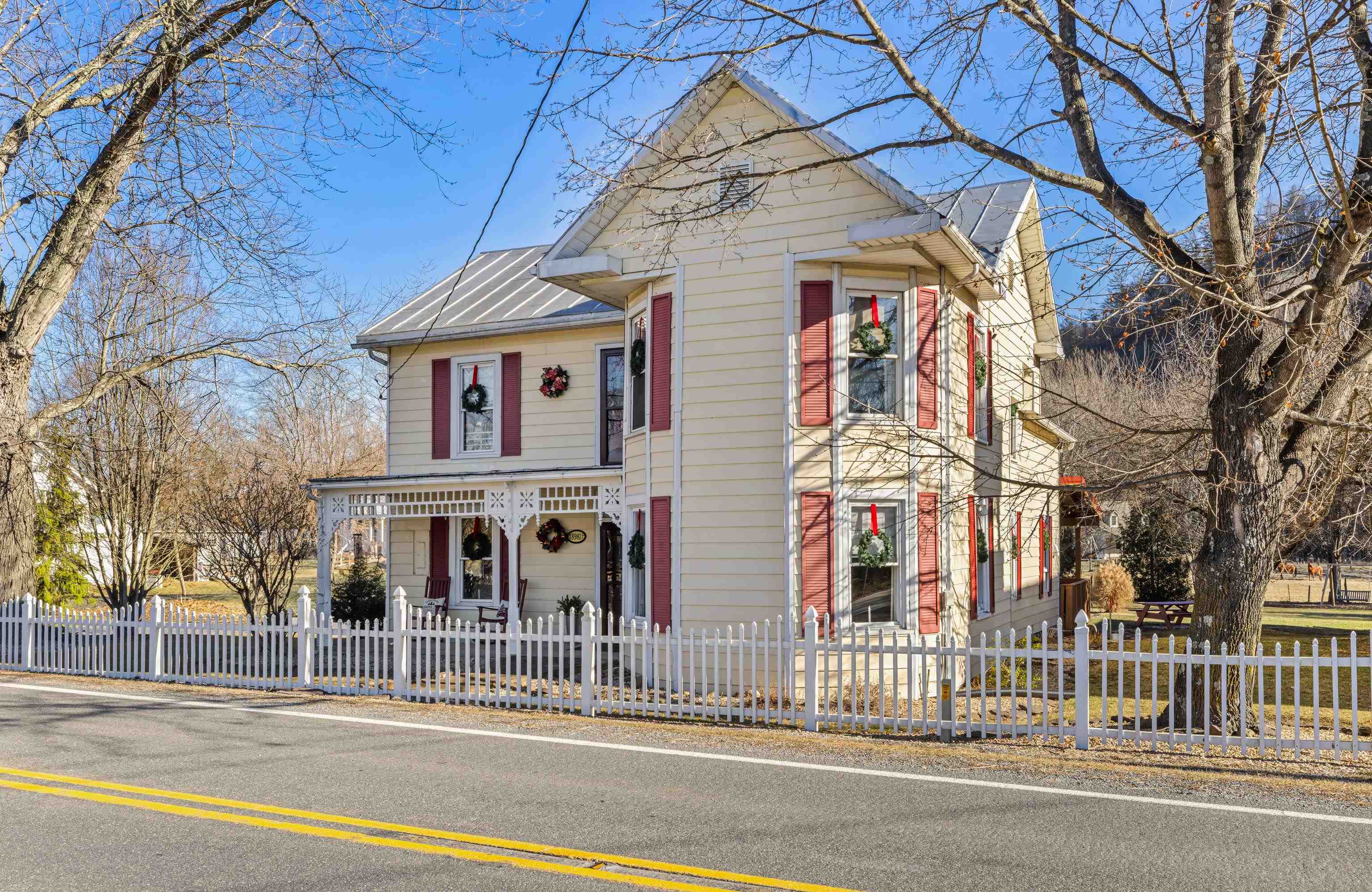 8981 HIGHLAND TPKE, MCDOWELL, Virginia 24458, 3 Bedrooms Bedrooms, ,2 BathroomsBathrooms,Residential,8981 HIGHLAND TPKE,672969 MLS # 672969