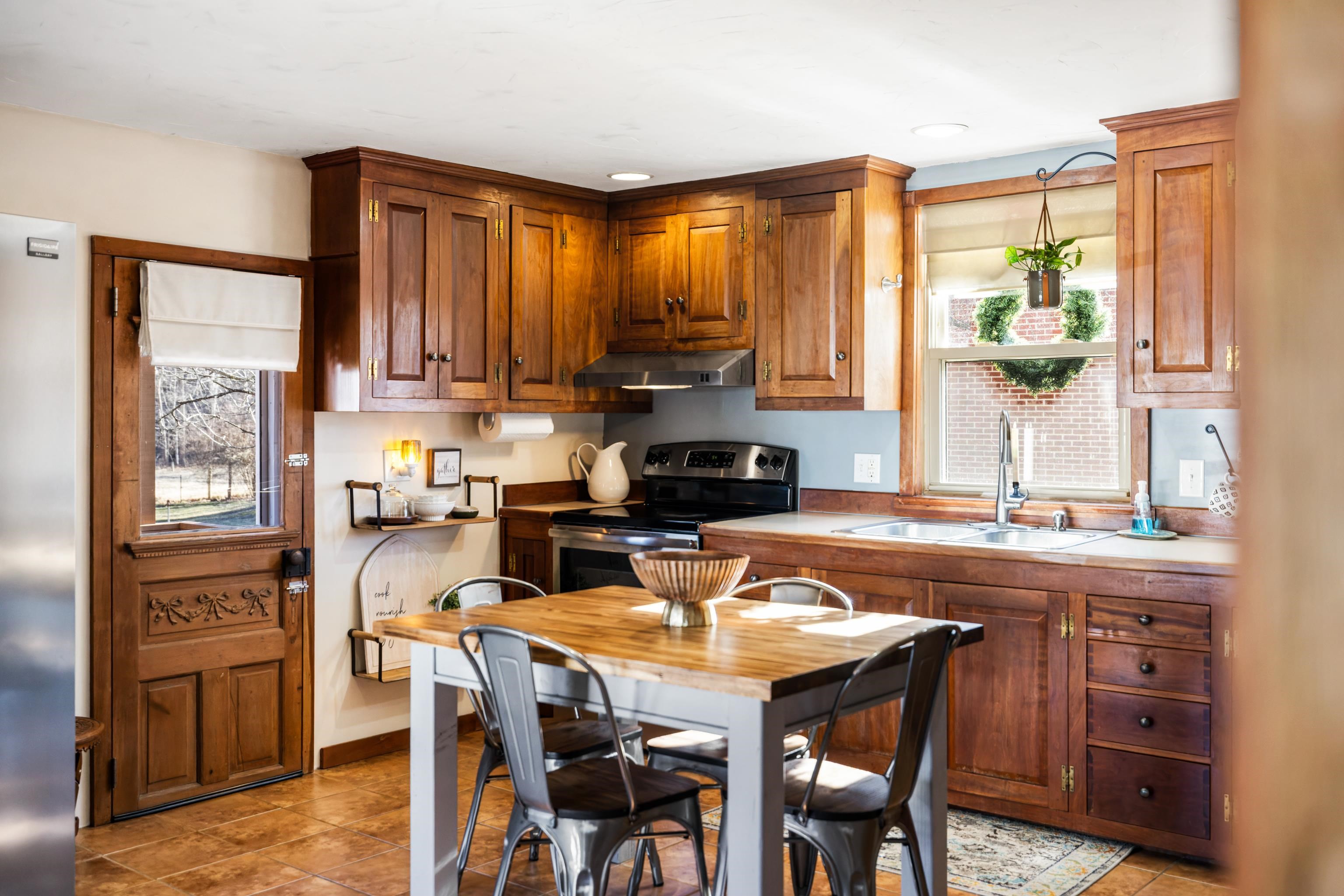 8981 HIGHLAND TPKE, MCDOWELL, Virginia 24458, 3 Bedrooms Bedrooms, ,2 BathroomsBathrooms,Residential,8981 HIGHLAND TPKE,672969 MLS # 672969