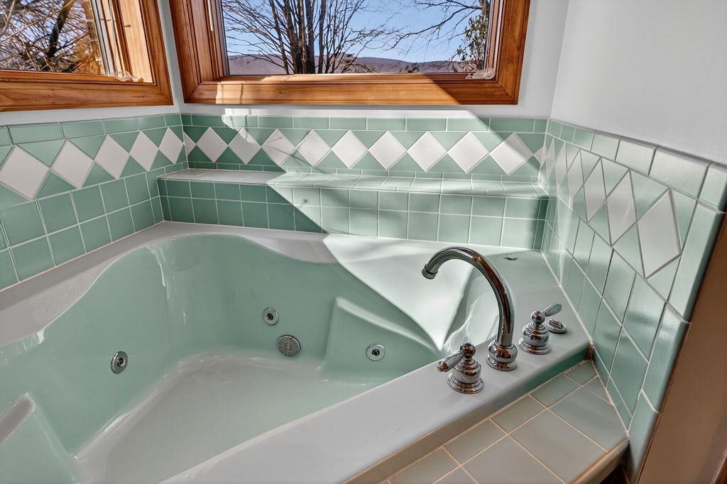 35 TALIAFERRO DR, CHURCHVILLE, Virginia 24421, 3 Bedrooms Bedrooms, ,3 BathroomsBathrooms,Residential,35 TALIAFERRO DR,672970 MLS # 672970