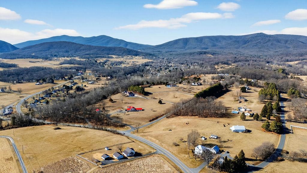 35 TALIAFERRO DR, CHURCHVILLE, Virginia 24421, 3 Bedrooms Bedrooms, ,3 BathroomsBathrooms,Residential,35 TALIAFERRO DR,672970 MLS # 672970