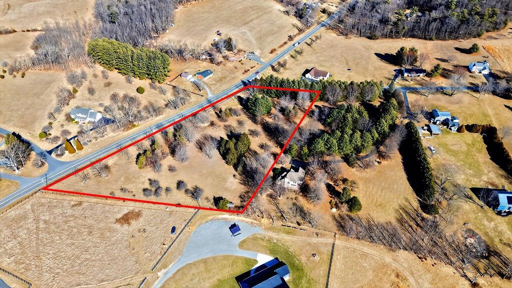 35 TALIAFERRO DR, CHURCHVILLE, Virginia 24421, 3 Bedrooms Bedrooms, ,3 BathroomsBathrooms,Residential,35 TALIAFERRO DR,672970 MLS # 672970